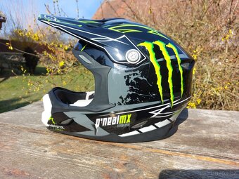 Krasna prilba Oneal MX Monster velikost S