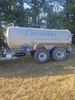 Fekál za traktor 9m3