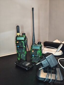 Baofeng UV-5R zelená v kombu