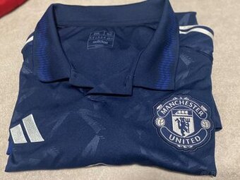Dres Manchester United
