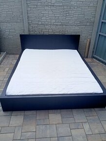 Prodám manželskou postel + Matrací 160cm x 200cm