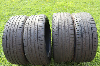 Prodám pneumatiky 245/45 R19 Pirelli P ZERO