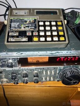 Icom Ic-701 + RM3 (ladící ovladač)