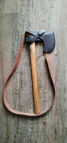 Sekera bradatice, tomahawk