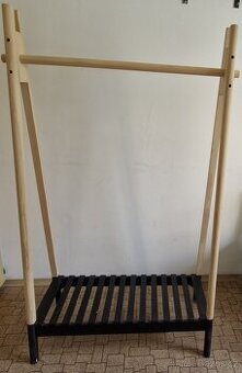 Věšák/stojan na ramínka JYSK