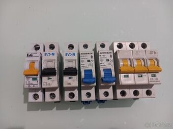 Modulové jističe - různé druhy - 1