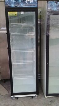 Prosklená lednice chladnice vitrína LIEBHERR BCDv 4312