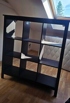 Knihovna Ikea