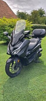 Honda Forza 350