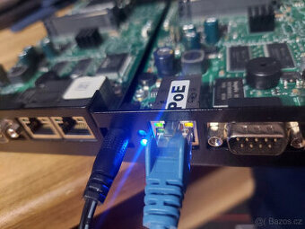 Mikrotik RouterBoard RB433 a RB912