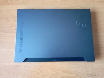 Prodám herní notebook + batoh zdarma