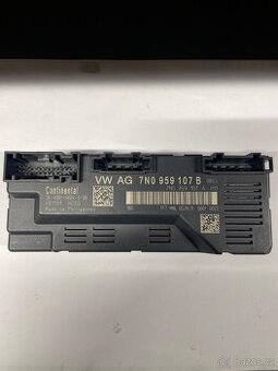 Řídící jednotka elektrického kufru Škoda Superb 2