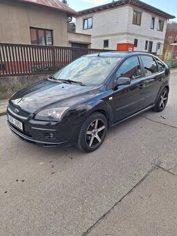 Ford Focus 1.6 16v 74kw Nová STK
