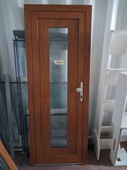 Vchodové hliníkové dveře