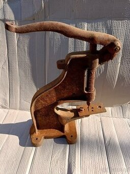 Starožitný - lis ?