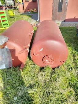 Prodám akumulacni nádobu, obsah 600 litrů