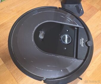 iRobot Roomba i7 - robotický vysavač