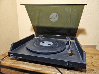 TESLA NZC 470 HiFi gramofon