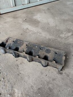 Zetor super kryt ventilů