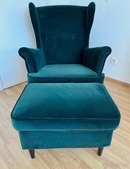 křeslo ušák IKEA Strandmon s podnožkou