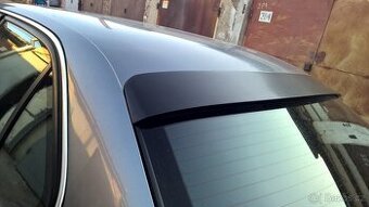 Detaily clony zadního okna BMW E38