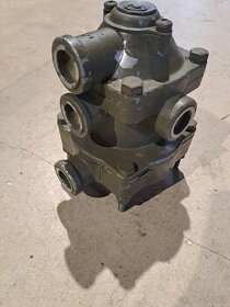 Dvouokruhový brdič