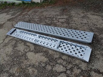 Pozinkované nájezdy na auto do 3500kg, 200-300cm, vyztužené