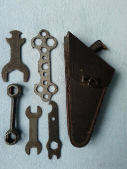 Retro cyklonářadí a brašna