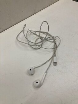 Drátová sluchátka Apple