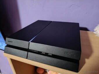 Ps4 1TB plně funkční