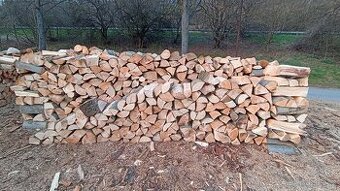 Palivové dřevo proschlé štípané