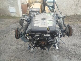 5.0 V10 TDI 4motion - prodám kompletní motor+ automatická př