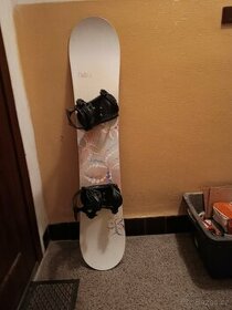 Prodám úplně nový snowboard TRANS 146cm dlouhý.
