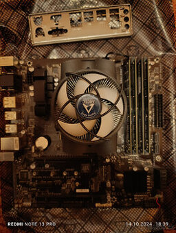 GIGABYTE AB350M-DASH + RYZEN 3 2200G + 16GB RAM DDR4 2400 -