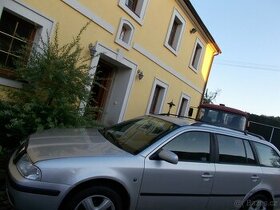 skoda octavia kombi 1.6i,75kw,veskere nd.