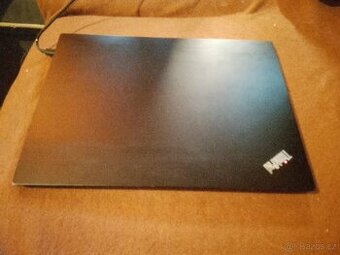 ThinkPad Lenovo i5 8gen 16ram ssd na práci stačí