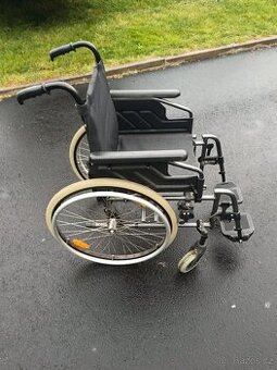 Invalidní vozík 1800 Kč