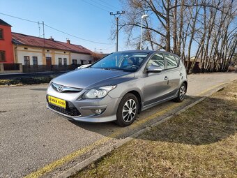 Hyundai i30 1.4i 80kw, tažné, klima