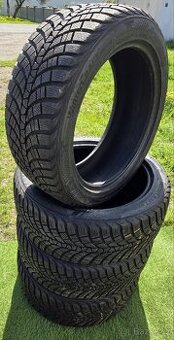 Zánovní zimní pneu Kumho Wintercraft 245/45/19