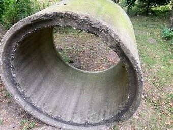 Daruji za odvoz betonovou skruž