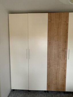 Šatní skříň