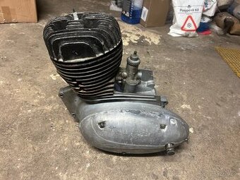 Prodám motor Jawa 592/250 Panelka