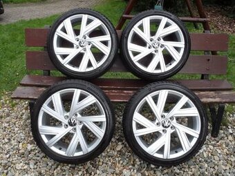 Originál Alu Kola +Zimní Pneu VW Golf 8, 225/40/18 5X112 - 1