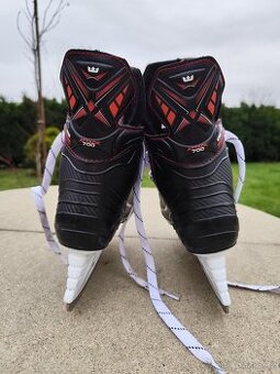 Lední chlapecké brusle