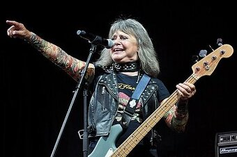 Suzi Quatro - LEVNĚ Předání na místě.