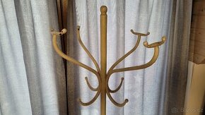 Stojanový starožitný kovový věšák