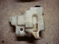 Vw Golf 4 nádobka ostřikovač 5l,madlo řidič dveře,vzpěra 5dv