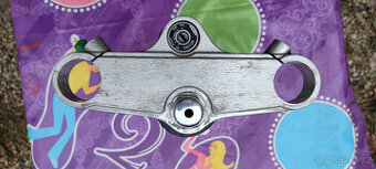 Suzuki SV650N/S (99-02) Horní brýle, spínačka + víčko nádrže