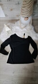 Černá halenka s dlouhým rukávem