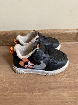 Zateplené dětské boty s Mickey Mousem